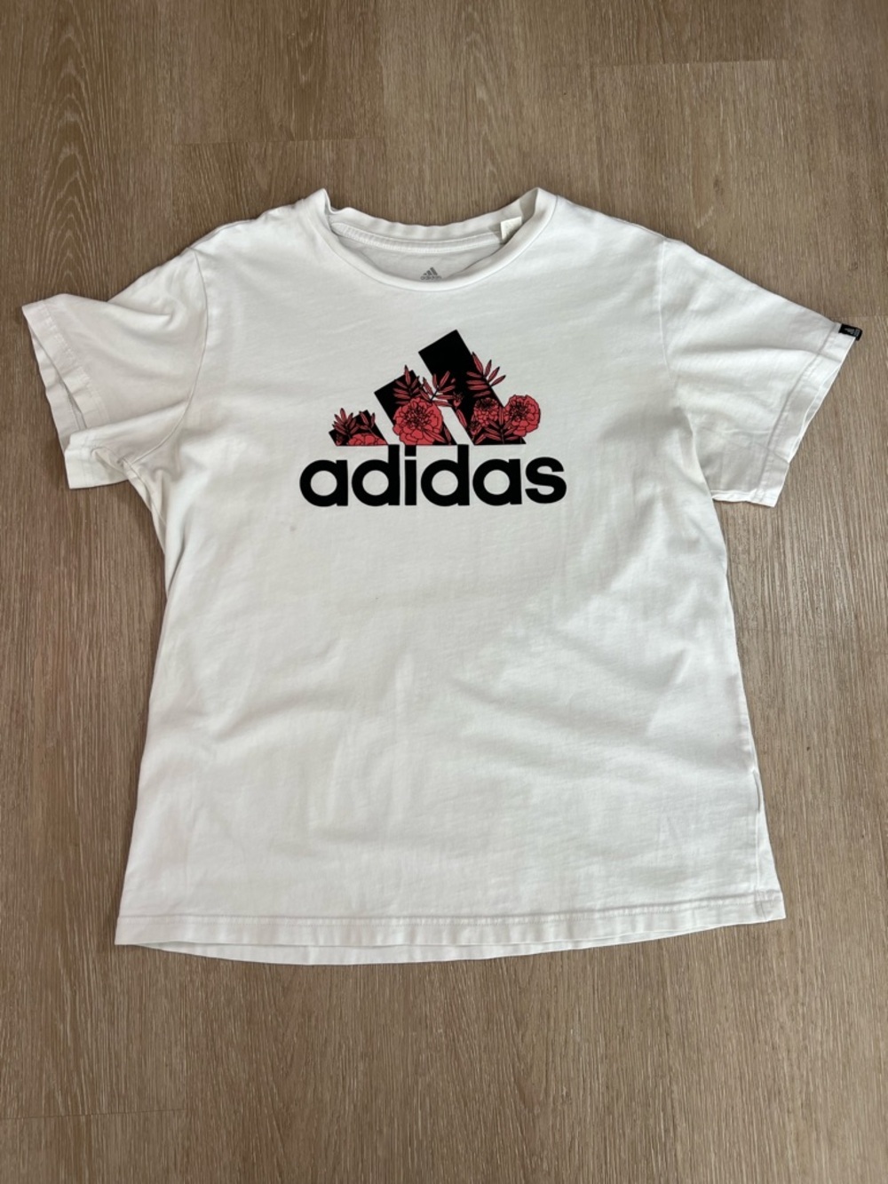 Chic Retro Inspired Adidas Floral Shirt Women's Large